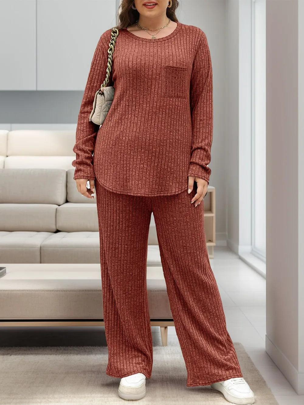 Casual women's round-neck top and pants set